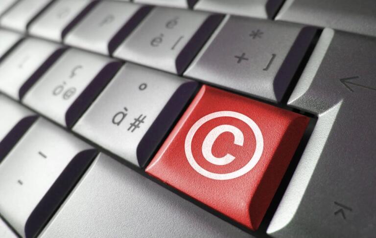 How to Type Copyright Symbol on Mac and Windows PC