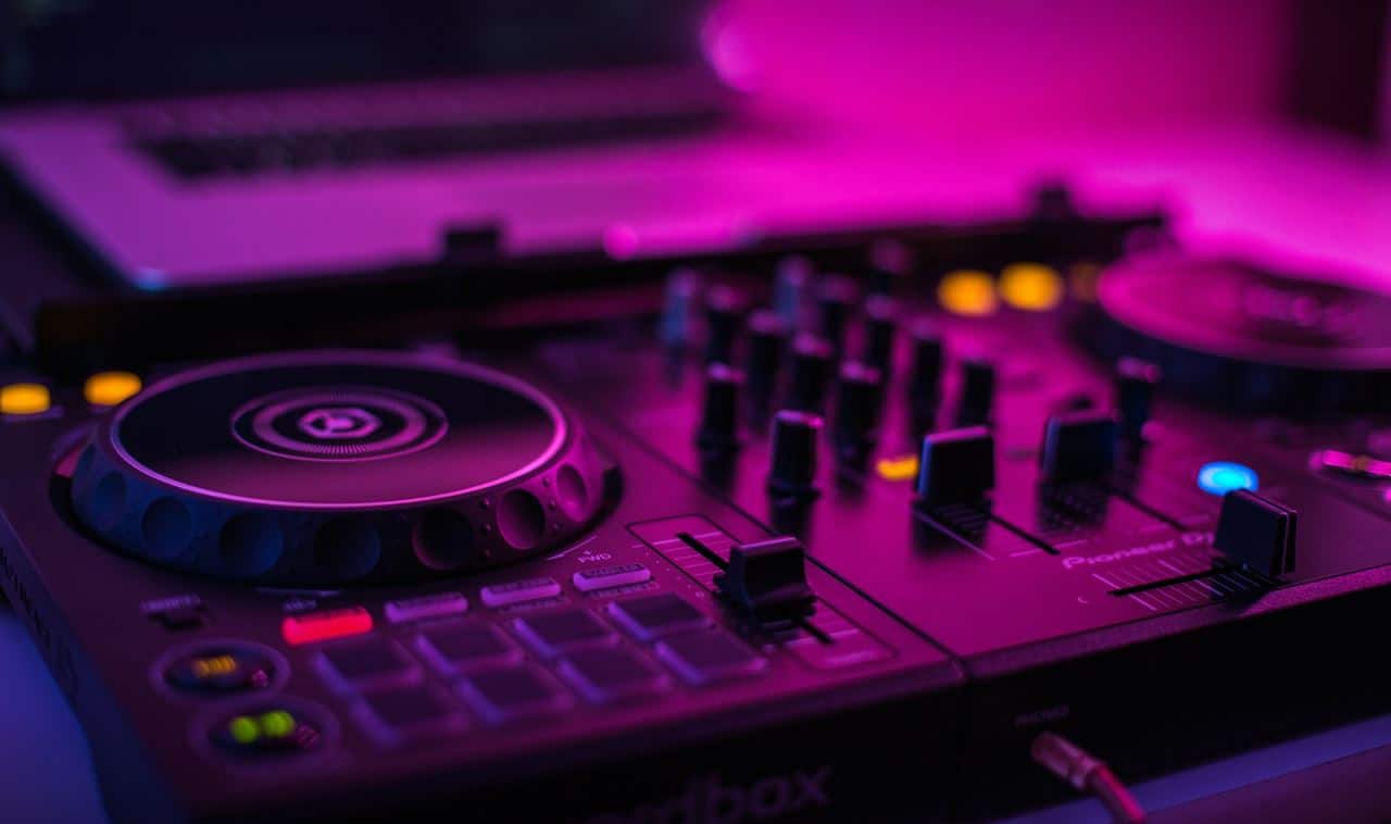 The Definitive Guide to Building a Home DJ Setup